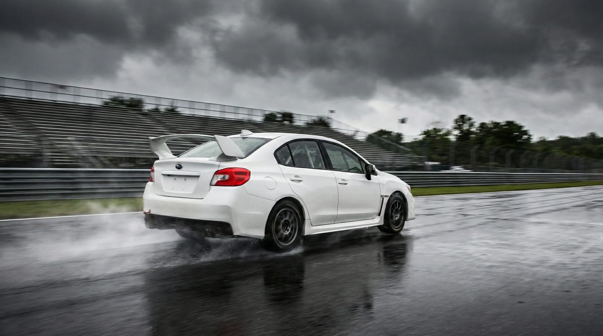 香蕉视频轿车性能改装视频